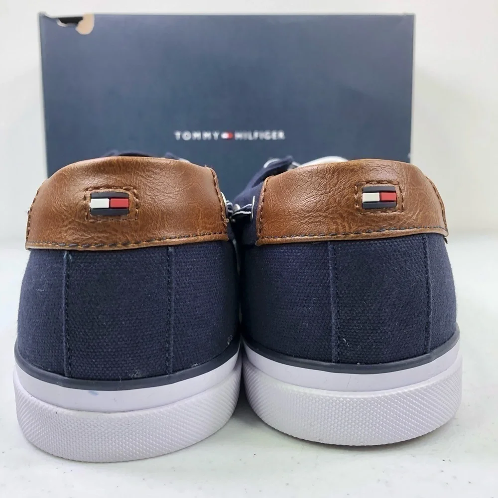TOMMY Hilfiger Petes Low Top Boat Shoes